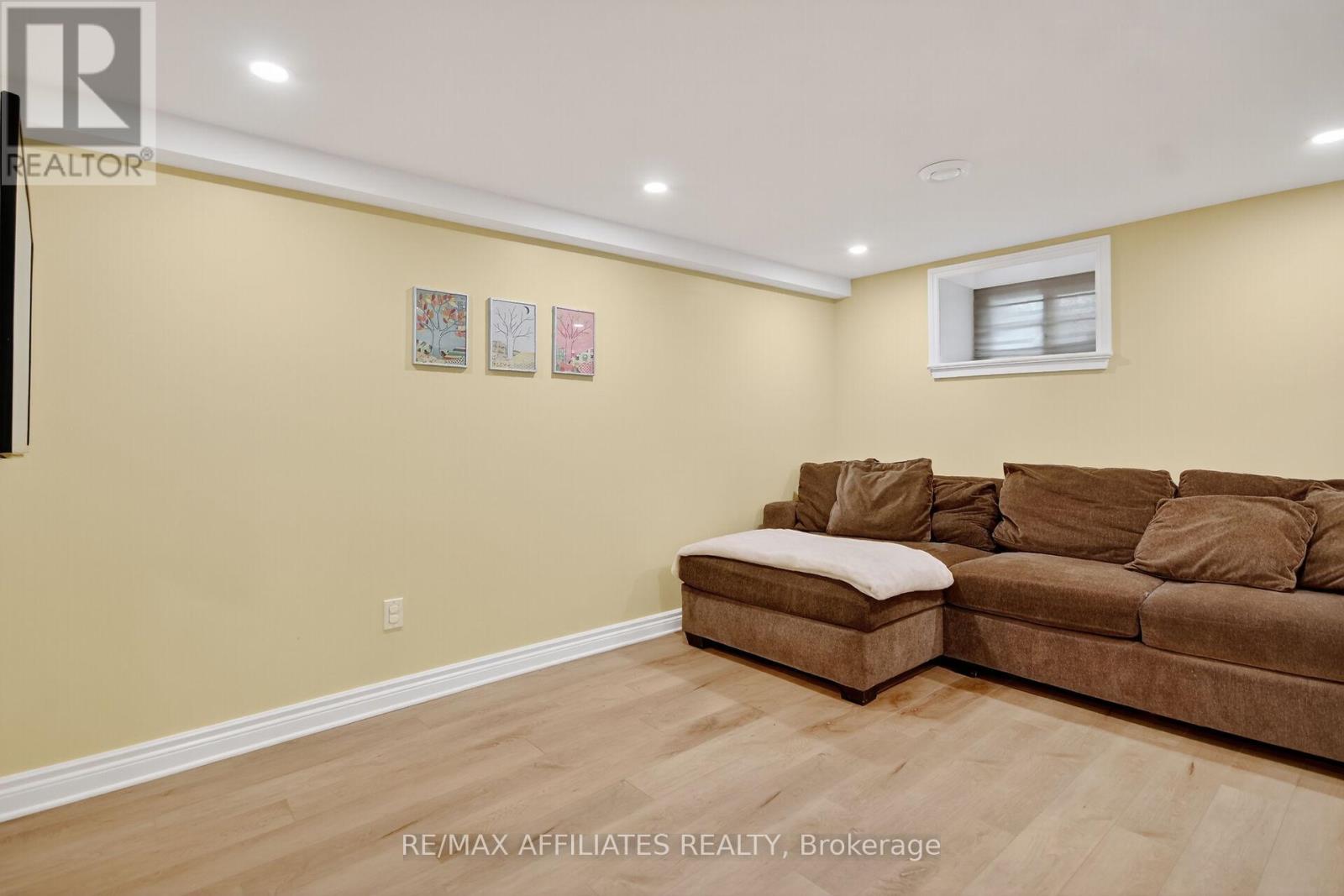 31 Fourth Avenue, Ottawa, Ontario  K1S 2L1 - Photo 34 - X12452573