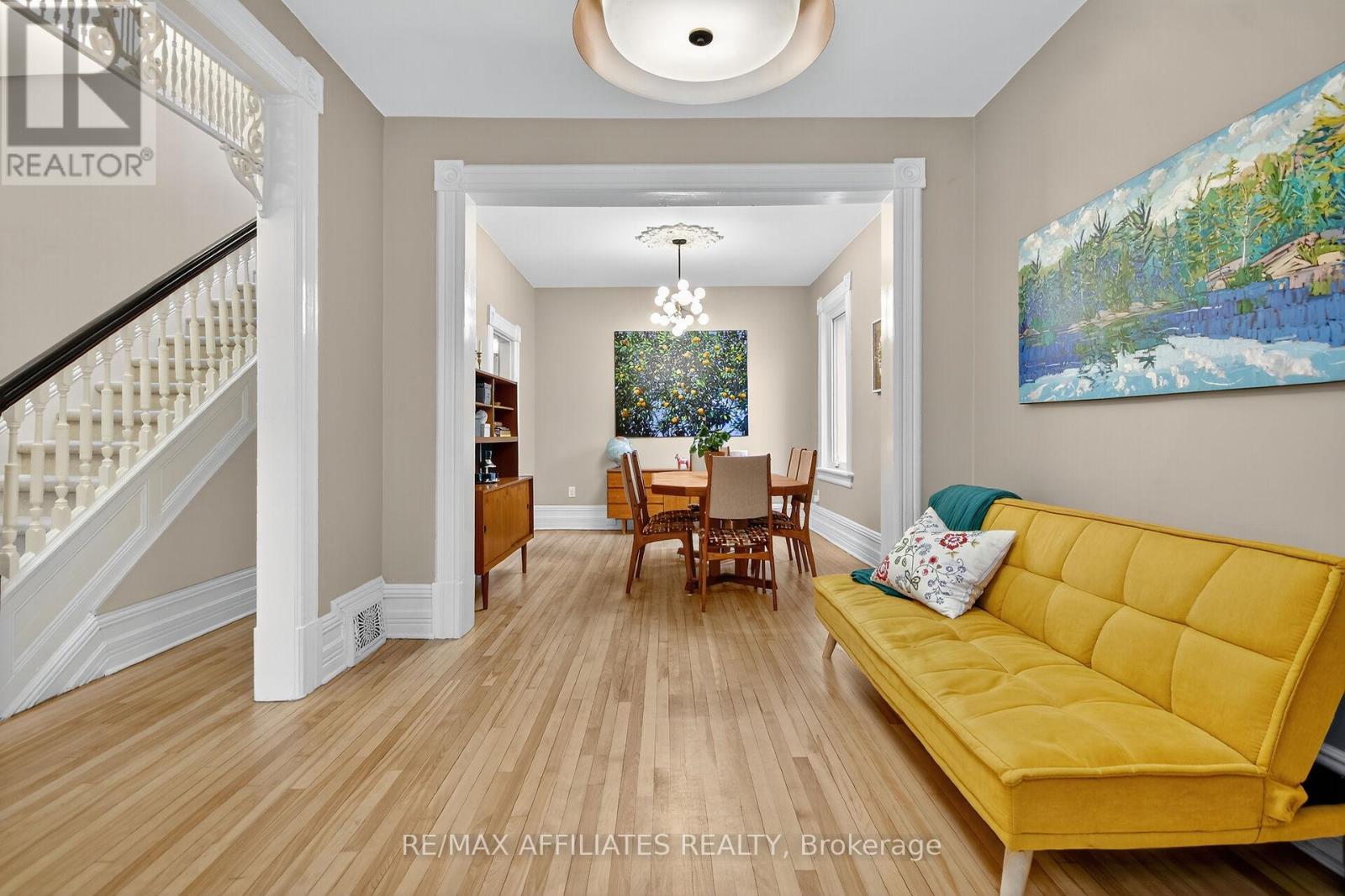31 Fourth Avenue, Ottawa, Ontario  K1S 2L1 - Photo 5 - X12452573