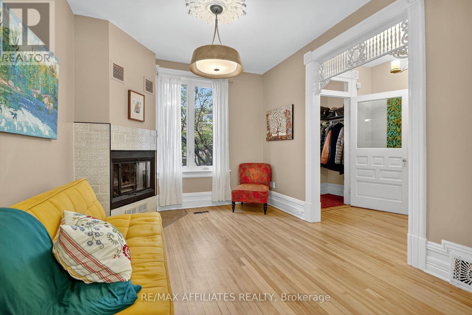 31 Fourth Avenue, Ottawa, Ontario  K1S 2L1 - Photo 6 - X12452573