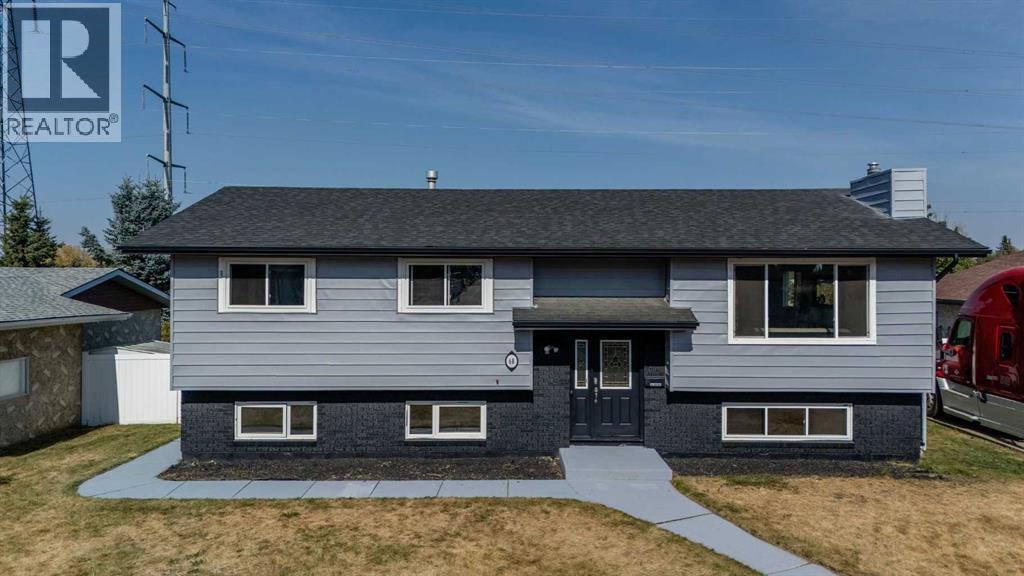 68 Bettenson Street, Red Deer, Alberta  T4R 1J9 - Photo 1 - A2258394