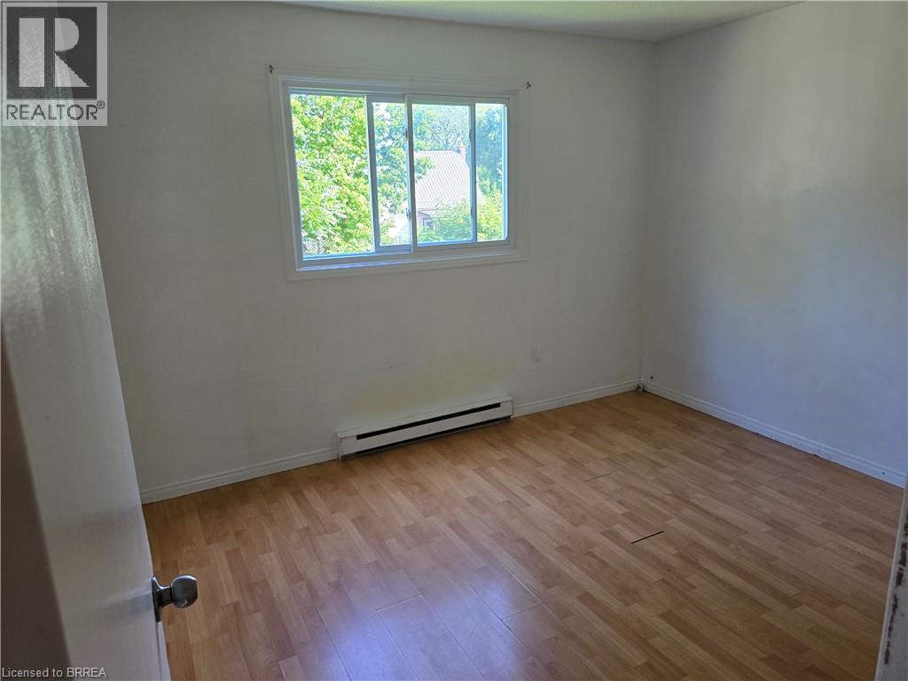 Photo 10 of 18 for 708 Oxford Street E