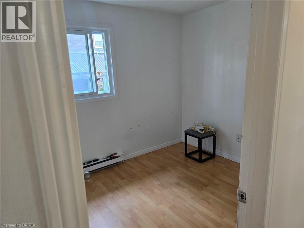 Photo 11 of 18 for 708 Oxford Street E