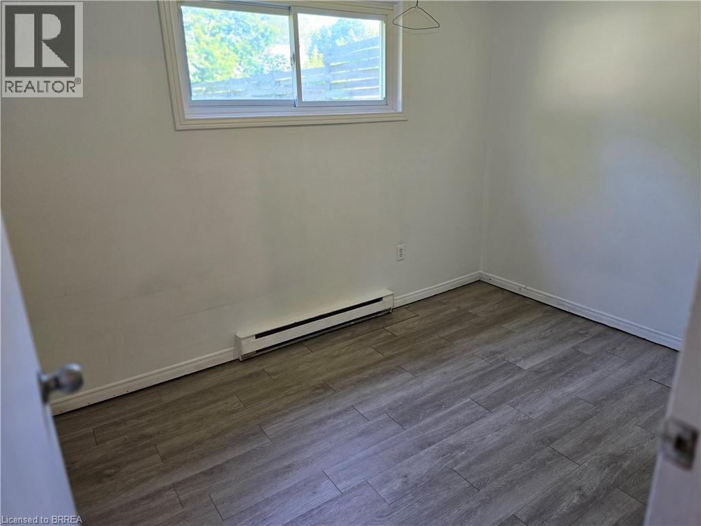 Photo 17 of 18 for 708 Oxford Street E