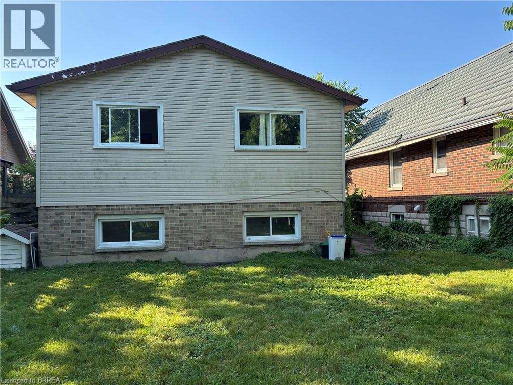 Photo 3 of 18 for 708 Oxford Street E