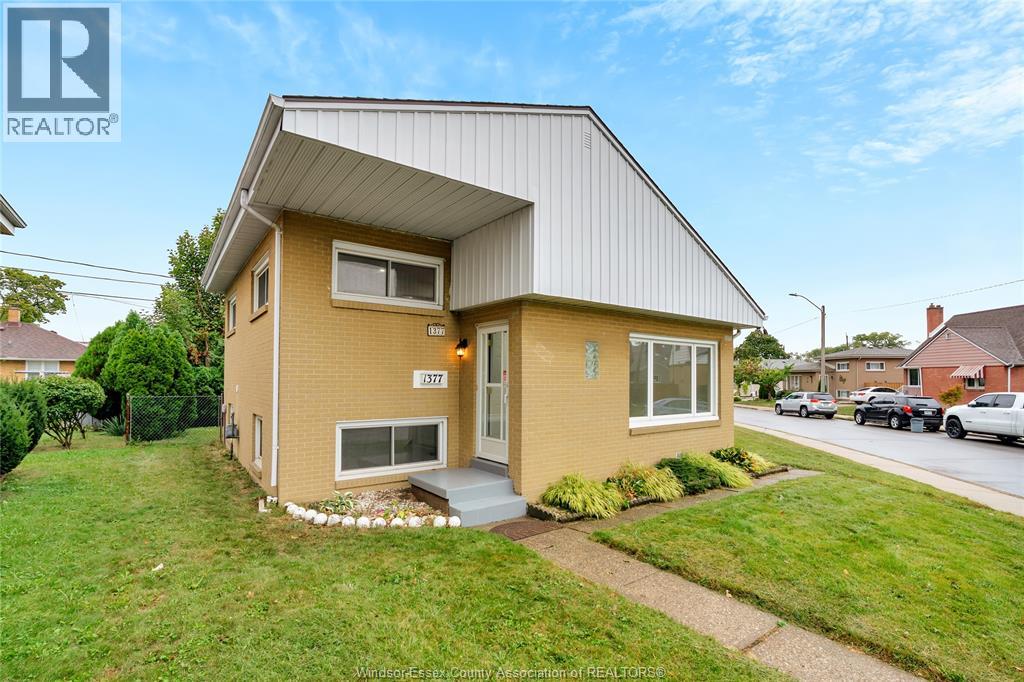 1377 GRANVILLE CRESCENT, windsor, Ontario