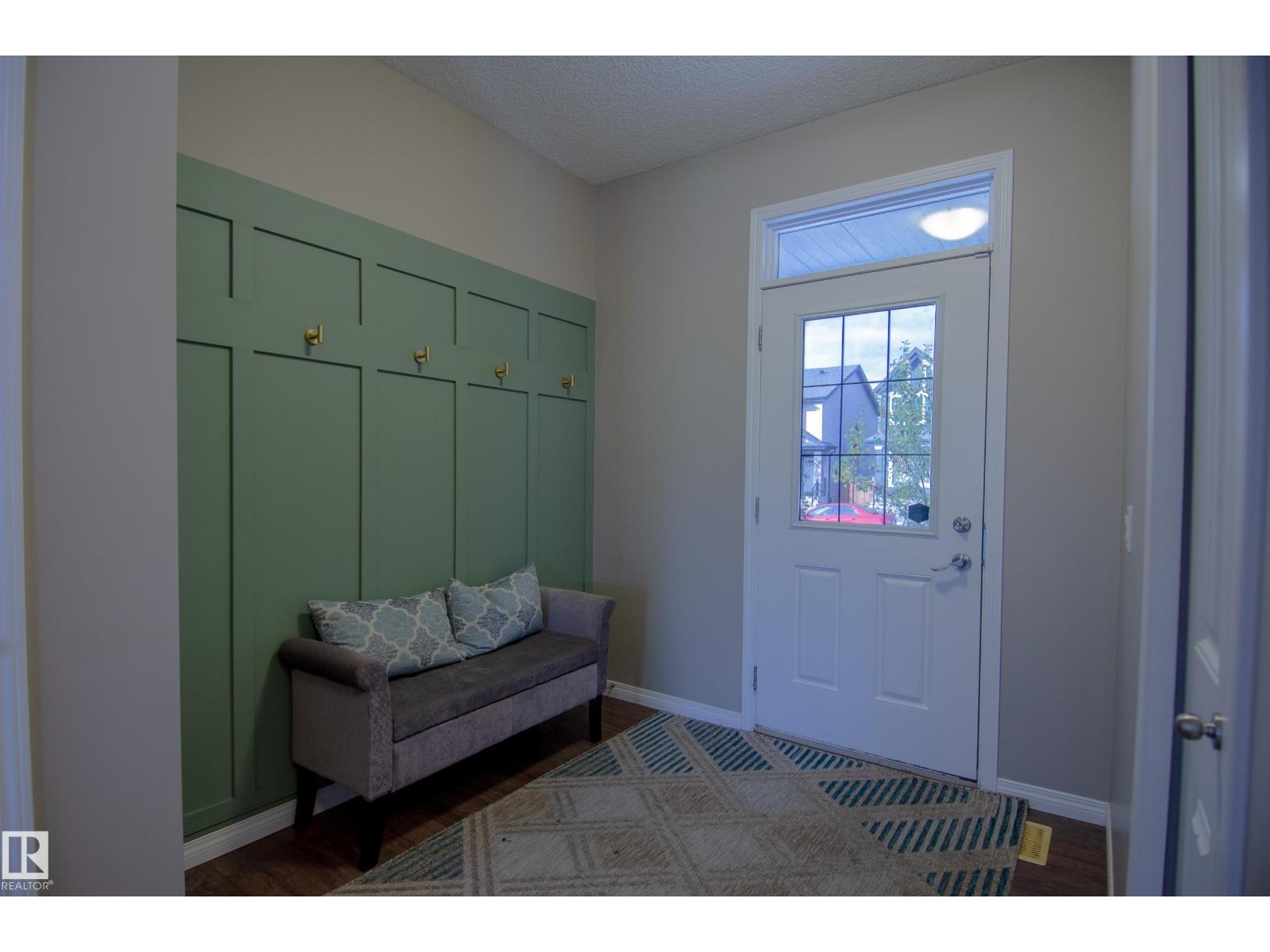 6129 176 Av Nw, Edmonton, Alberta  T5Y 3P1 - Photo 2 - E4461351