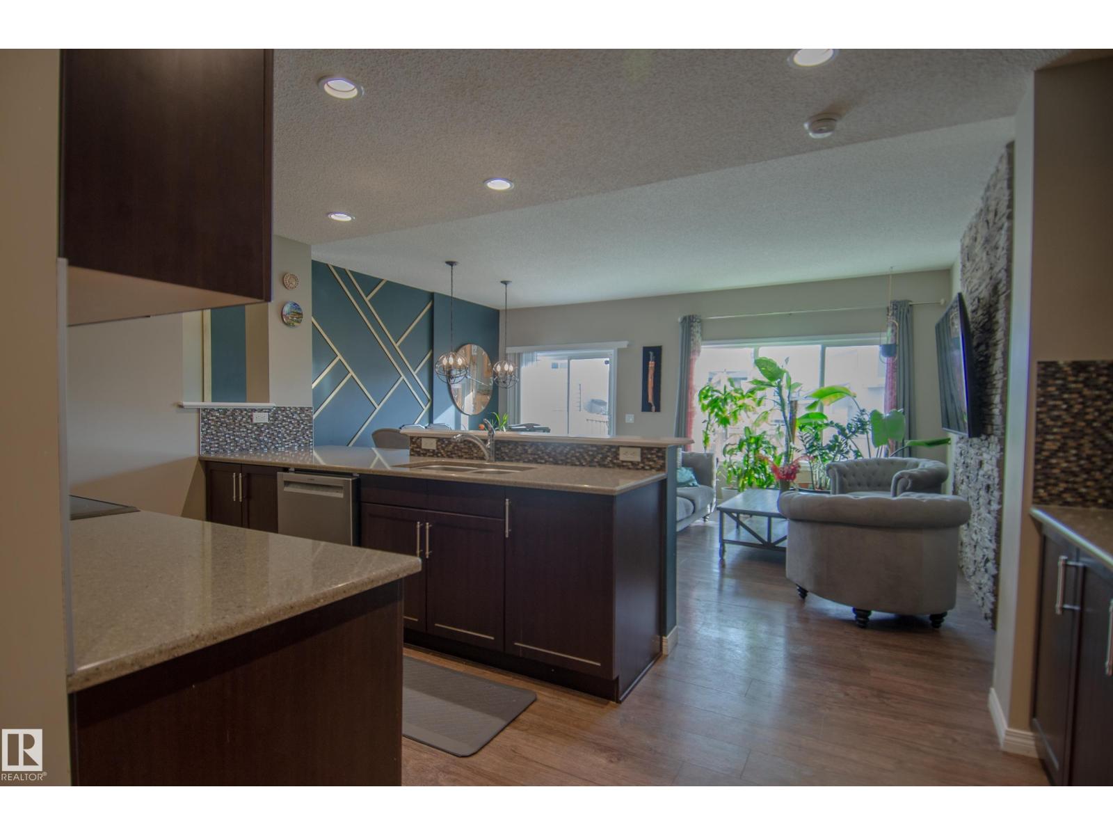 6129 176 Av Nw, Edmonton, Alberta  T5Y 3P1 - Photo 5 - E4461351