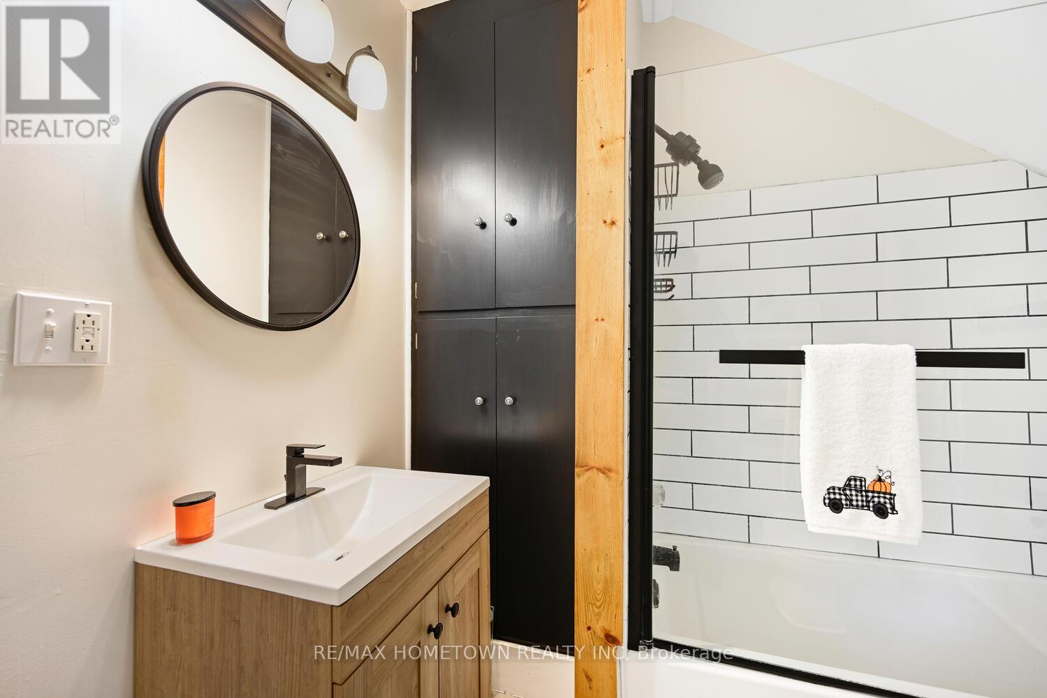 81 Hard Island Road, Athens, Ontario  K0E 1B0 - Photo 23 - X12452486