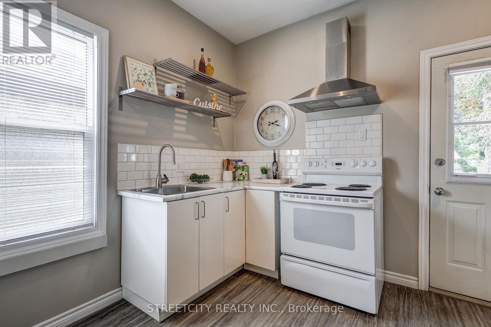 12 Cavendish Crescent, London North, Ontario  N6H 1A2 - Photo 20 - X12452514