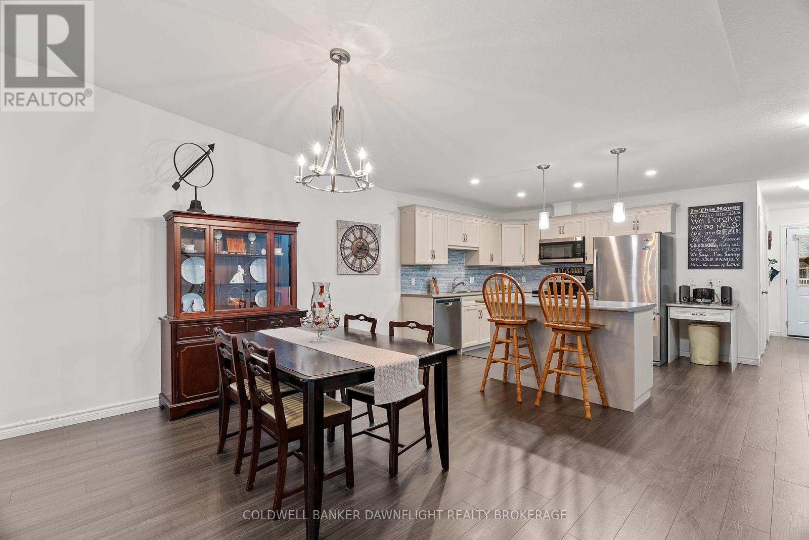 18 Devon Drive, South Huron, Ontario  N0M 1S3 - Photo 15 - X12452521