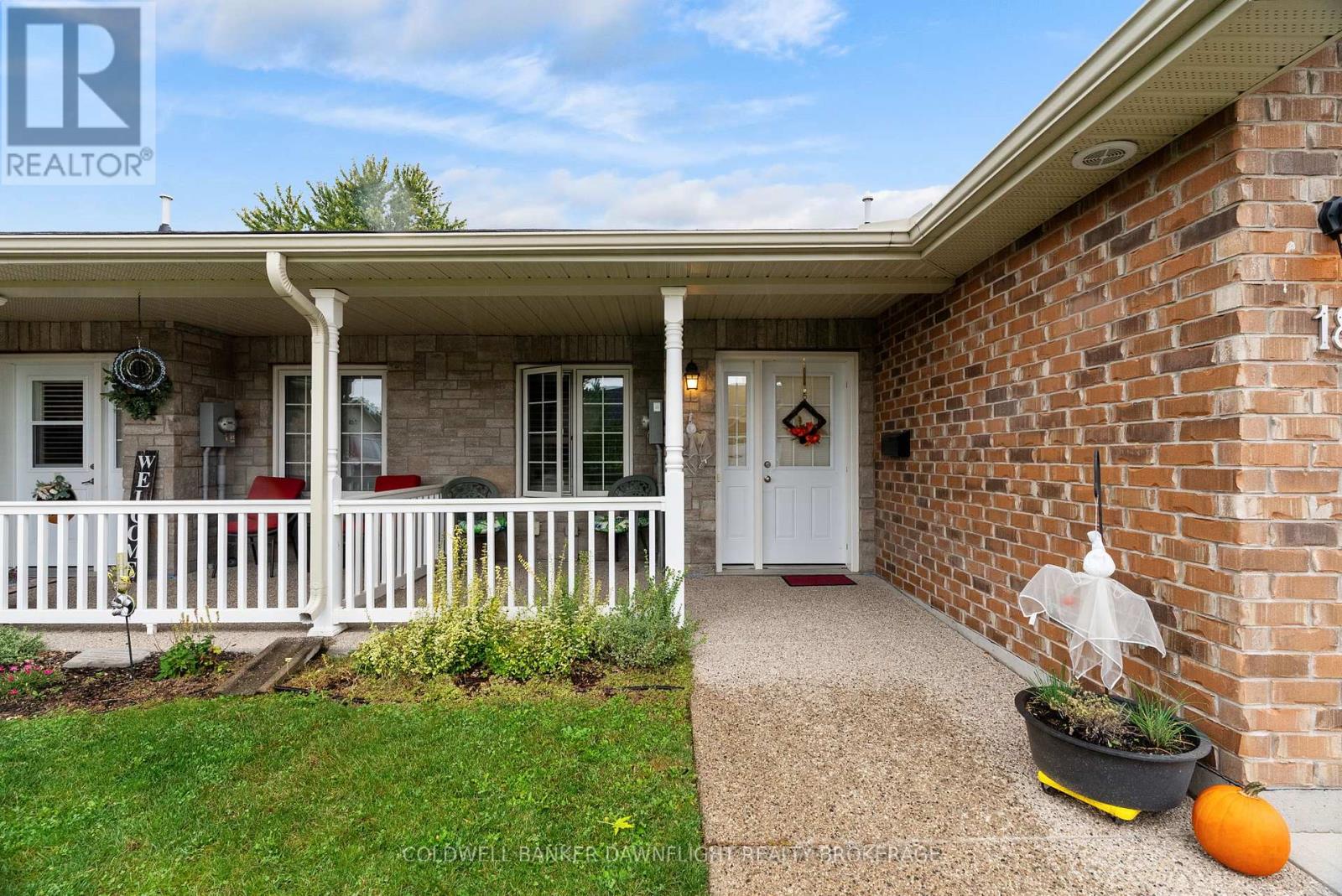 18 Devon Drive, South Huron, Ontario  N0M 1S3 - Photo 3 - X12452521
