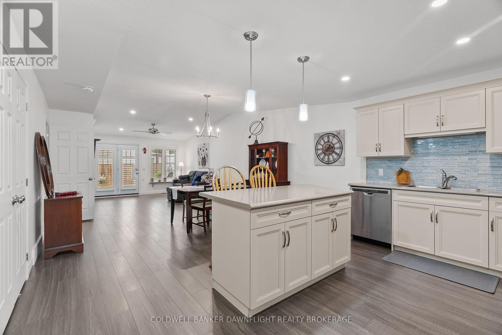 18 Devon Drive, South Huron, Ontario  N0M 1S3 - Photo 8 - X12452521