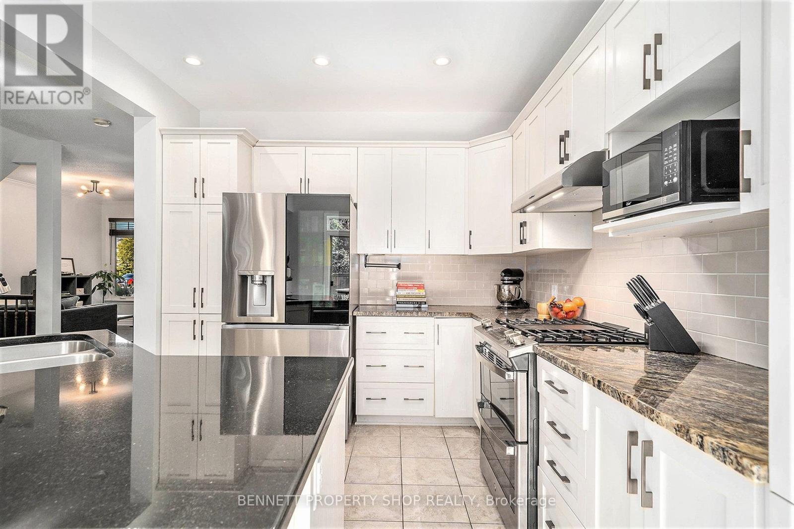 167 Portrush Avenue, Ottawa, Ontario  K2J 5J4 - Photo 11 - X12450607