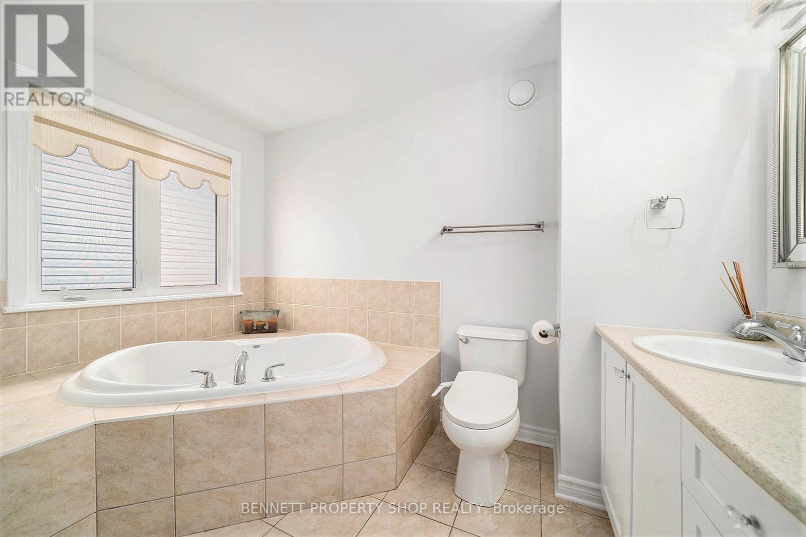 167 Portrush Avenue, Ottawa, Ontario  K2J 5J4 - Photo 15 - X12450607