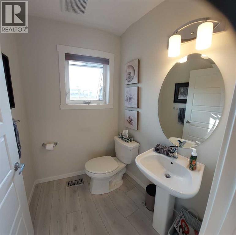 214 Cranbrook Square Se, Calgary, Alberta  T3M 3E3 - Photo 15 - A2255107