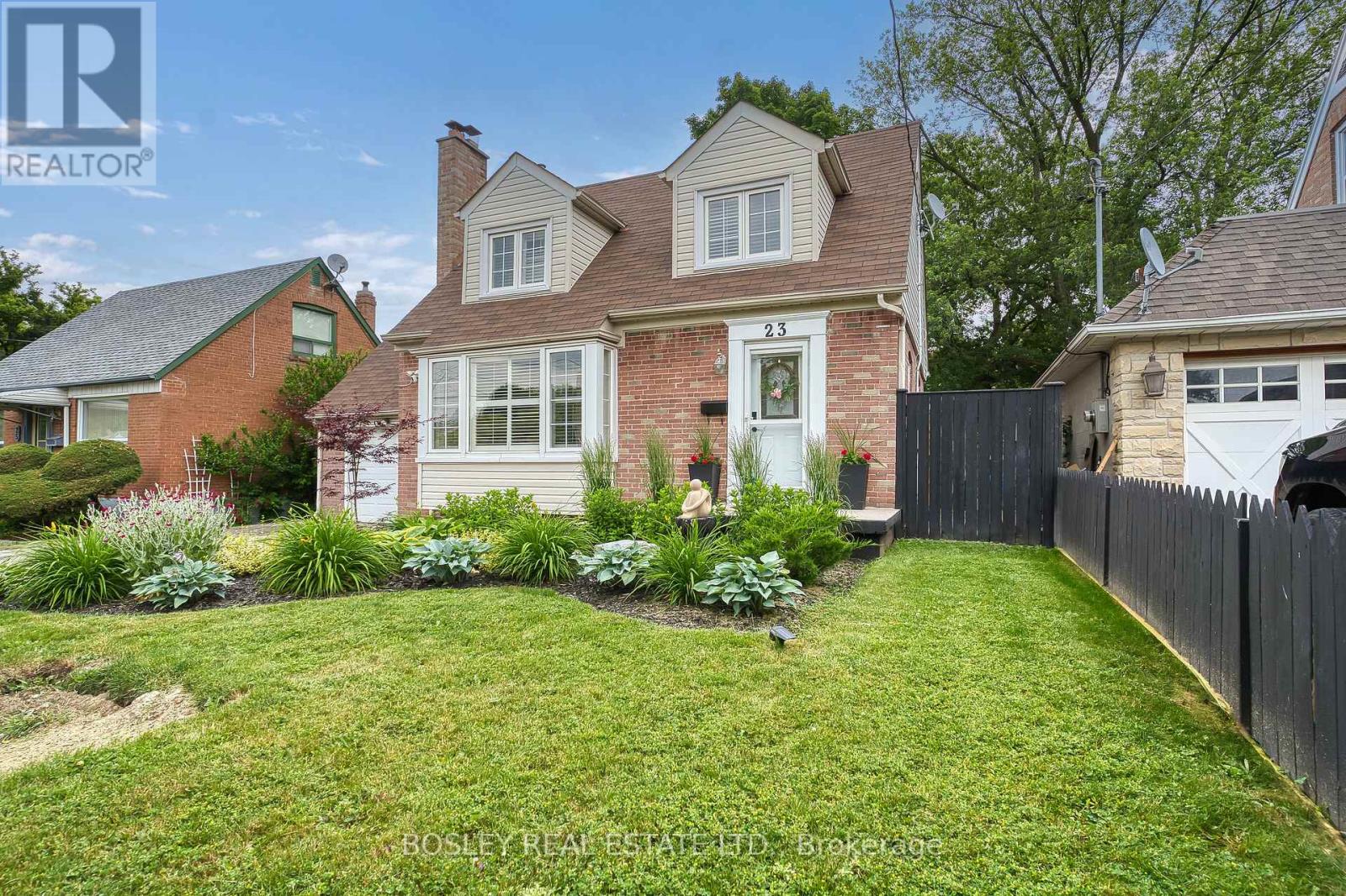 23 FARNSWORTH DRIVE, Toronto, Ontario