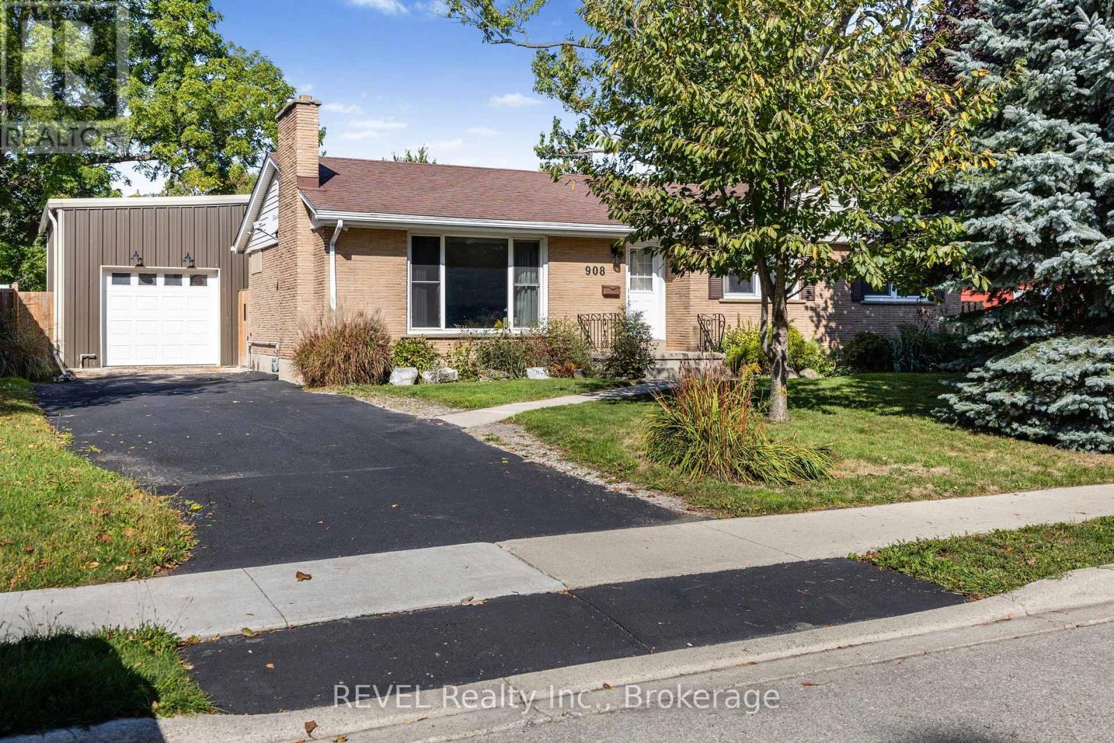 908 Cedar Street, Haldimand, Ontario  N1A 2K3 - Photo 3 - X12452510