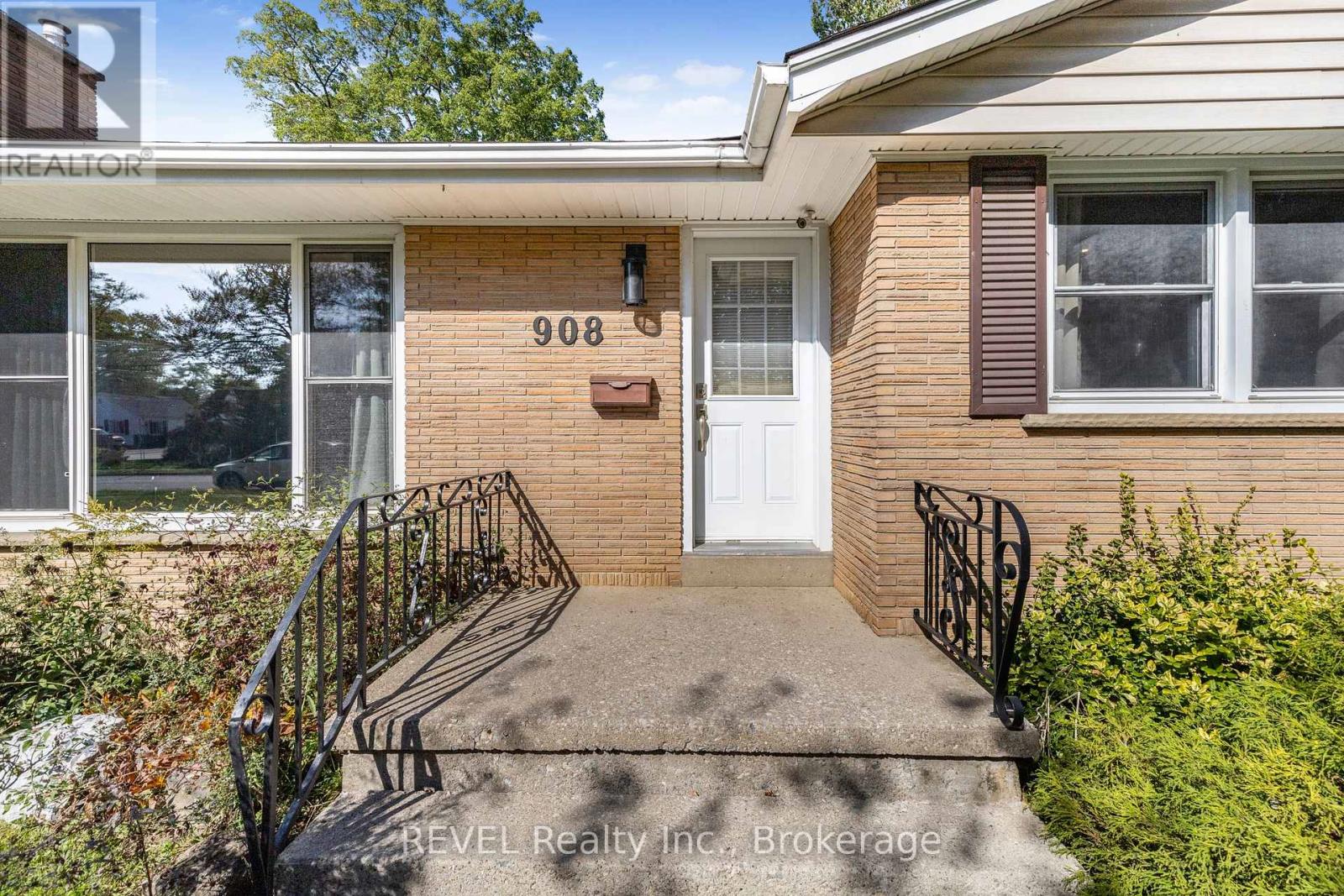 908 Cedar Street, Haldimand, Ontario  N1A 2K3 - Photo 4 - X12452510