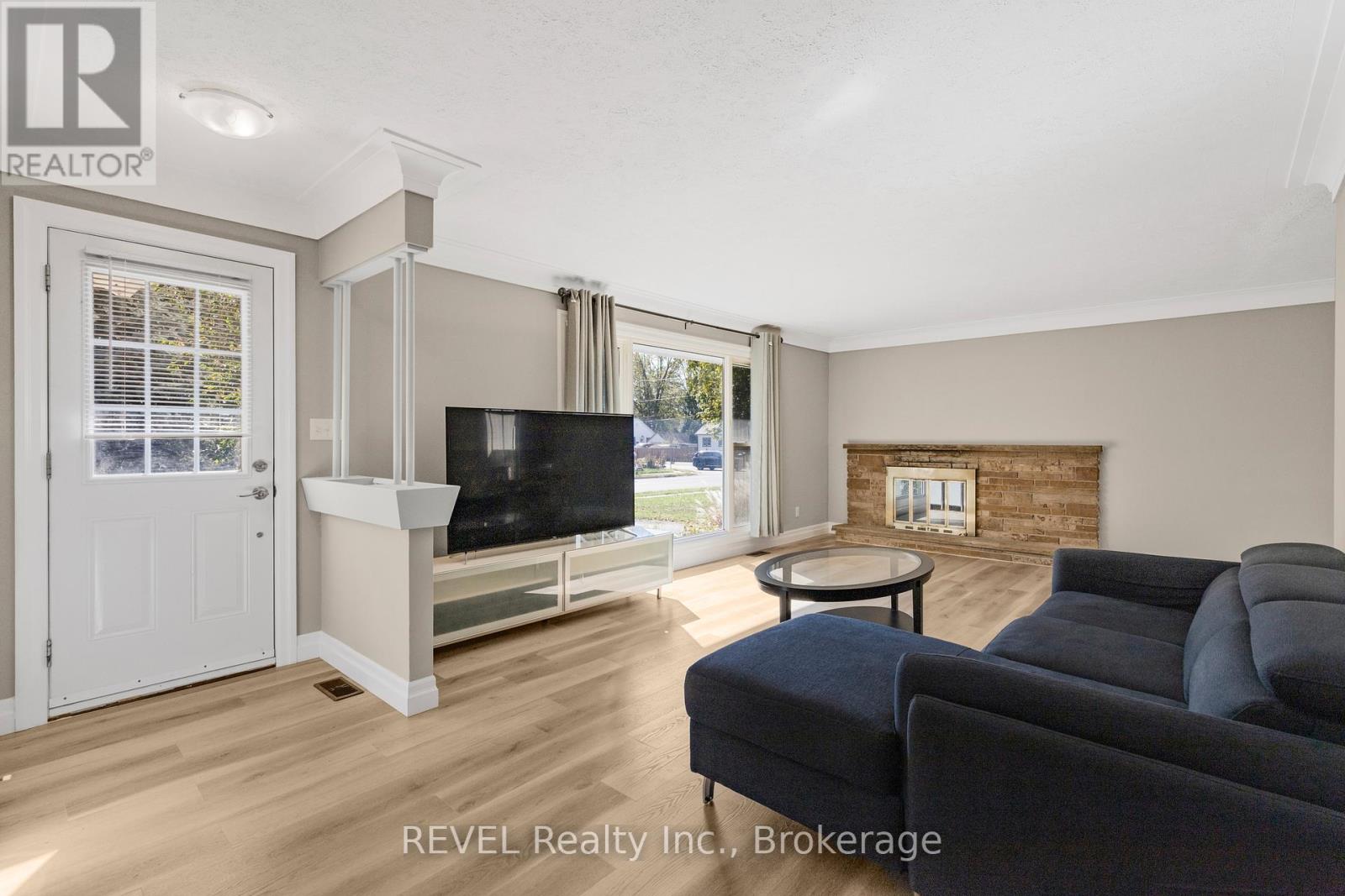 908 Cedar Street, Haldimand, Ontario  N1A 2K3 - Photo 6 - X12452510