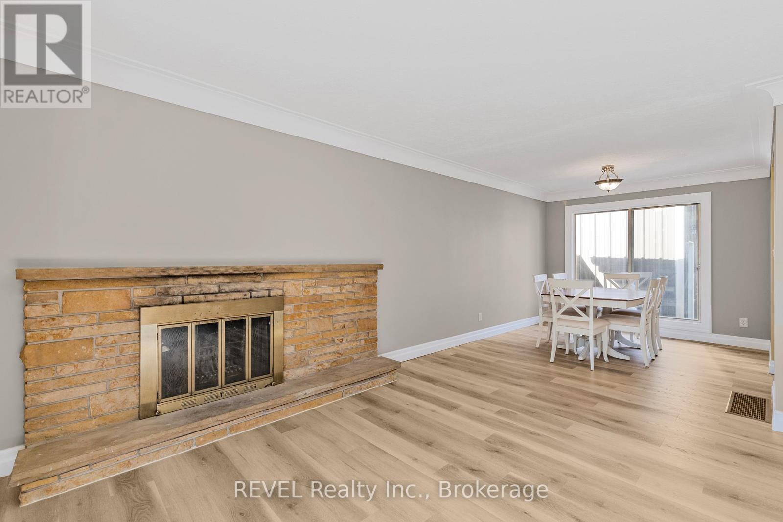 908 Cedar Street, Haldimand, Ontario  N1A 2K3 - Photo 9 - X12452510