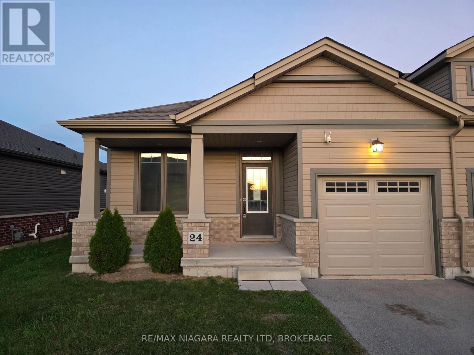 24 Ellis Avenue, St. Catharines, Ontario  L2P 0E6 - Photo 1 - X12452512