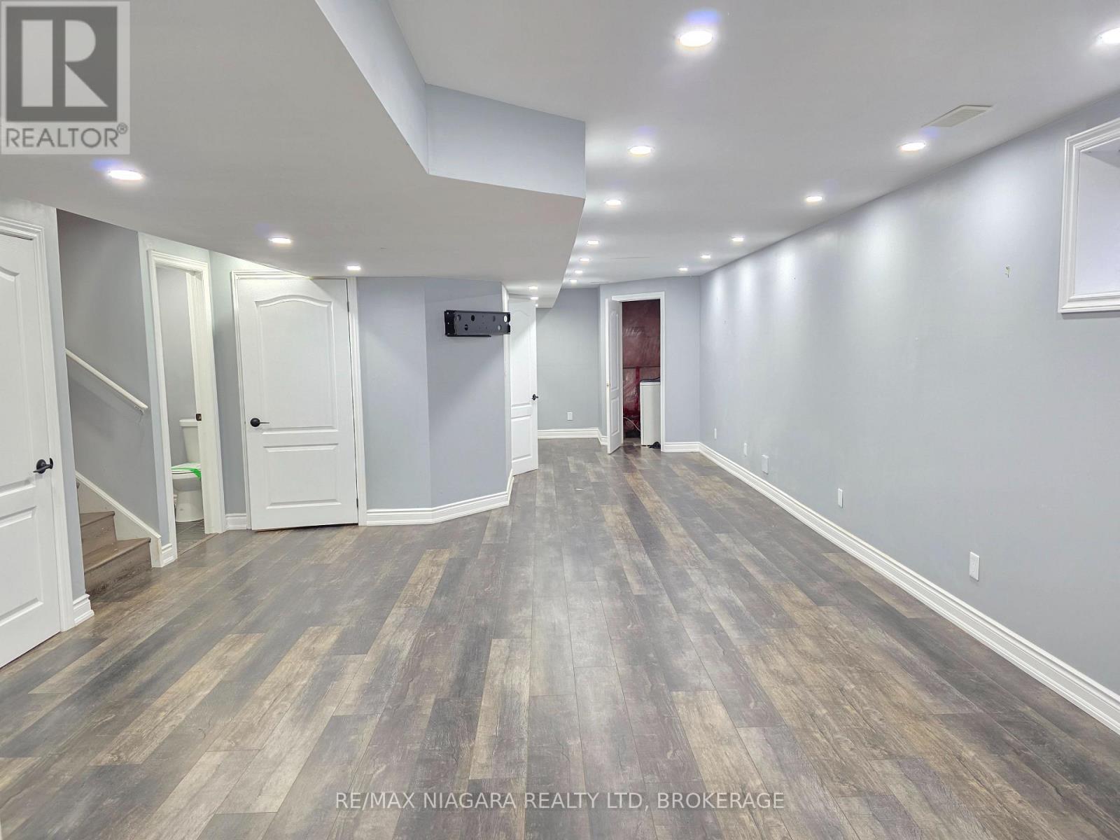 24 Ellis Avenue, St. Catharines, Ontario  L2P 0E6 - Photo 19 - X12452512