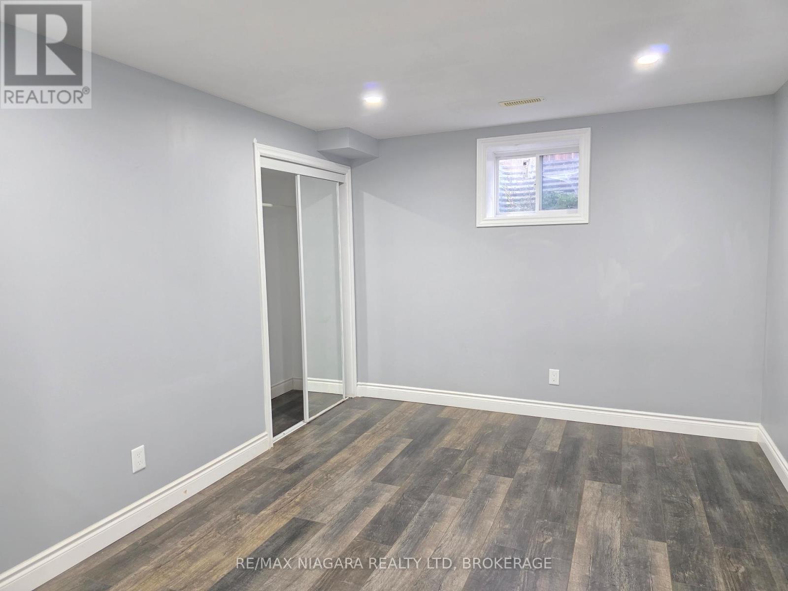 24 Ellis Avenue, St. Catharines, Ontario  L2P 0E6 - Photo 22 - X12452512