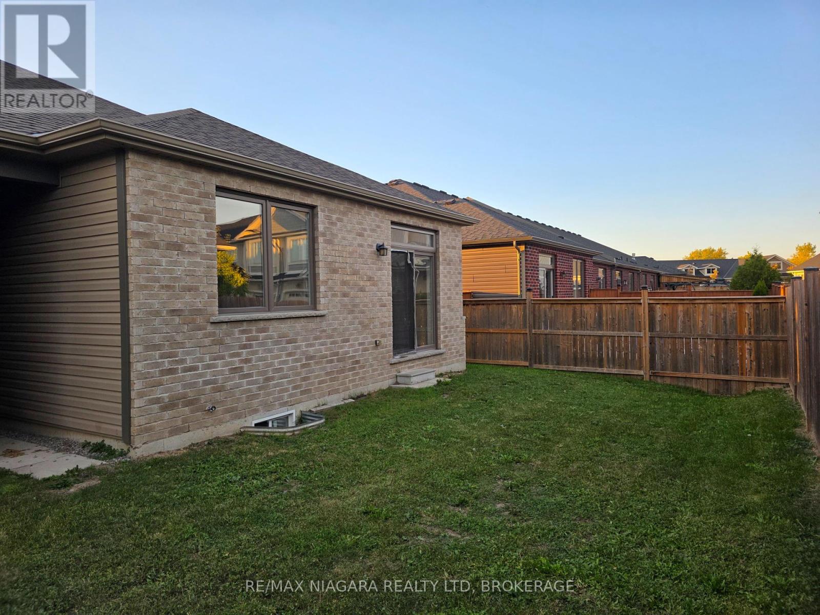 24 Ellis Avenue, St. Catharines, Ontario  L2P 0E6 - Photo 28 - X12452512
