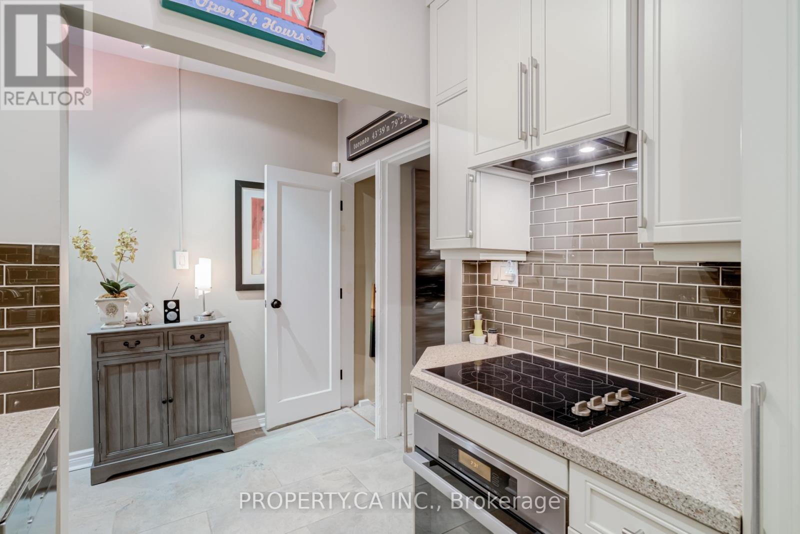 110 Berkeley Street, Toronto, Ontario  M5A 2W7 - Photo 12 - C12452440