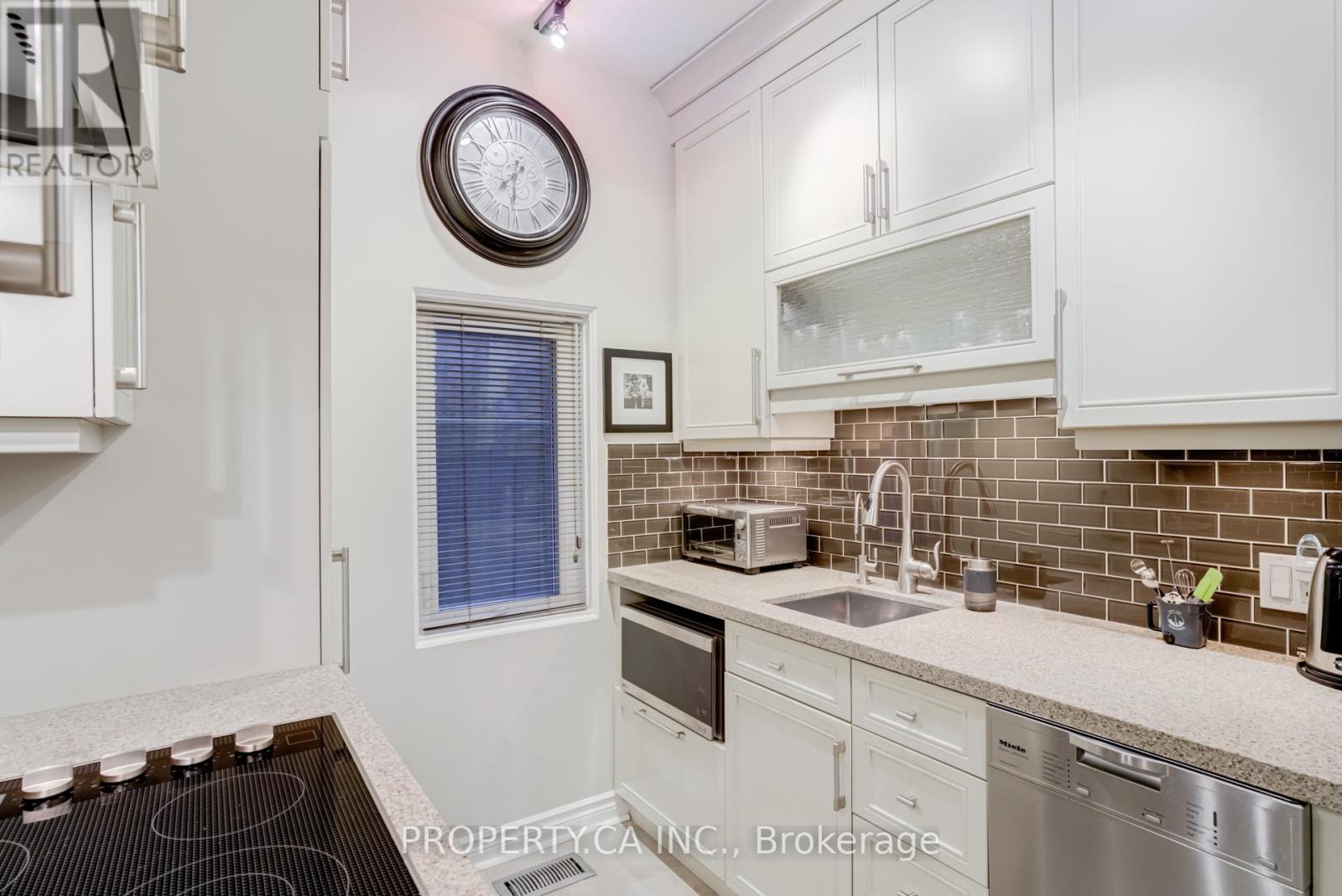 110 Berkeley Street, Toronto, Ontario  M5A 2W7 - Photo 13 - C12452440