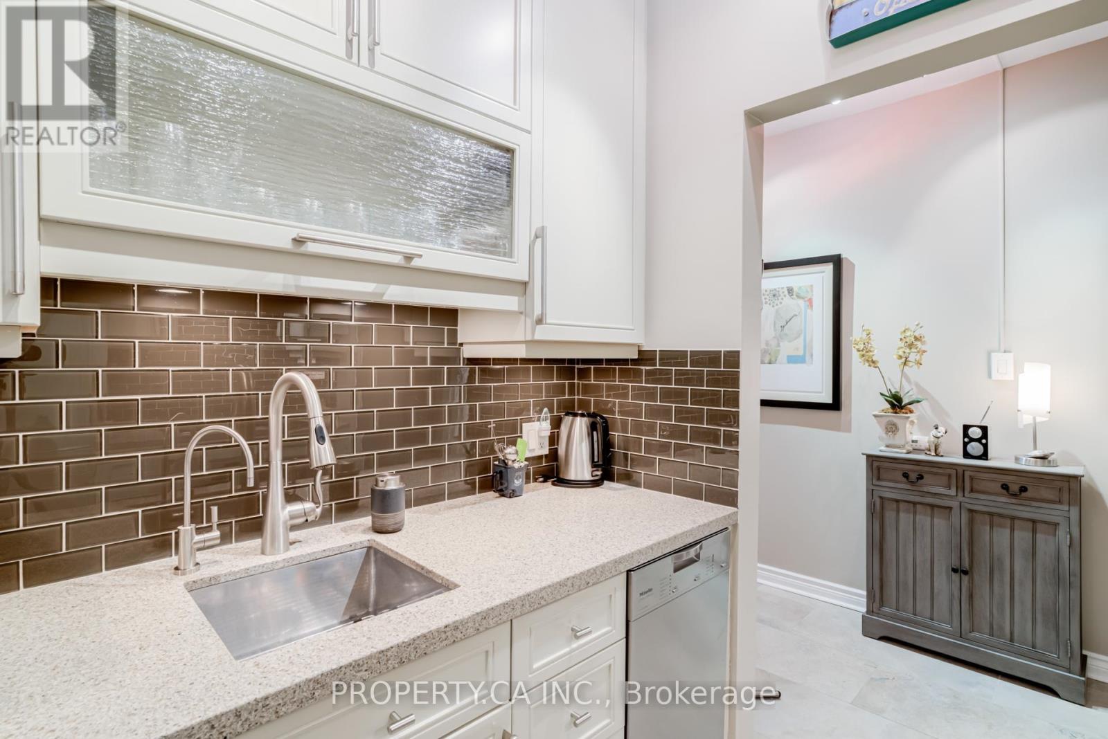 110 Berkeley Street, Toronto, Ontario  M5A 2W7 - Photo 14 - C12452440