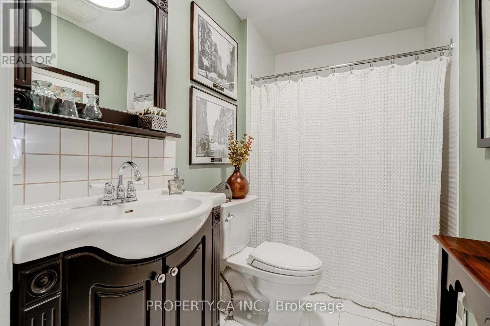110 Berkeley Street, Toronto, Ontario  M5A 2W7 - Photo 17 - C12452440