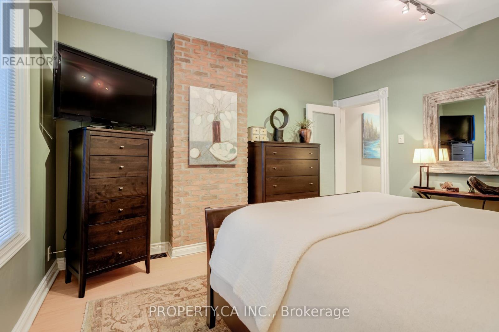 110 Berkeley Street, Toronto, Ontario  M5A 2W7 - Photo 20 - C12452440