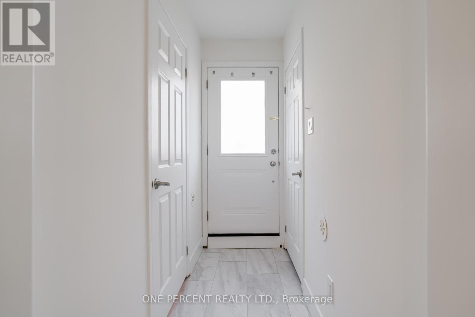 12 - 25 Coneflower Crescent, Toronto, Ontario  M2R 0A5 - Photo 5 - C12452457