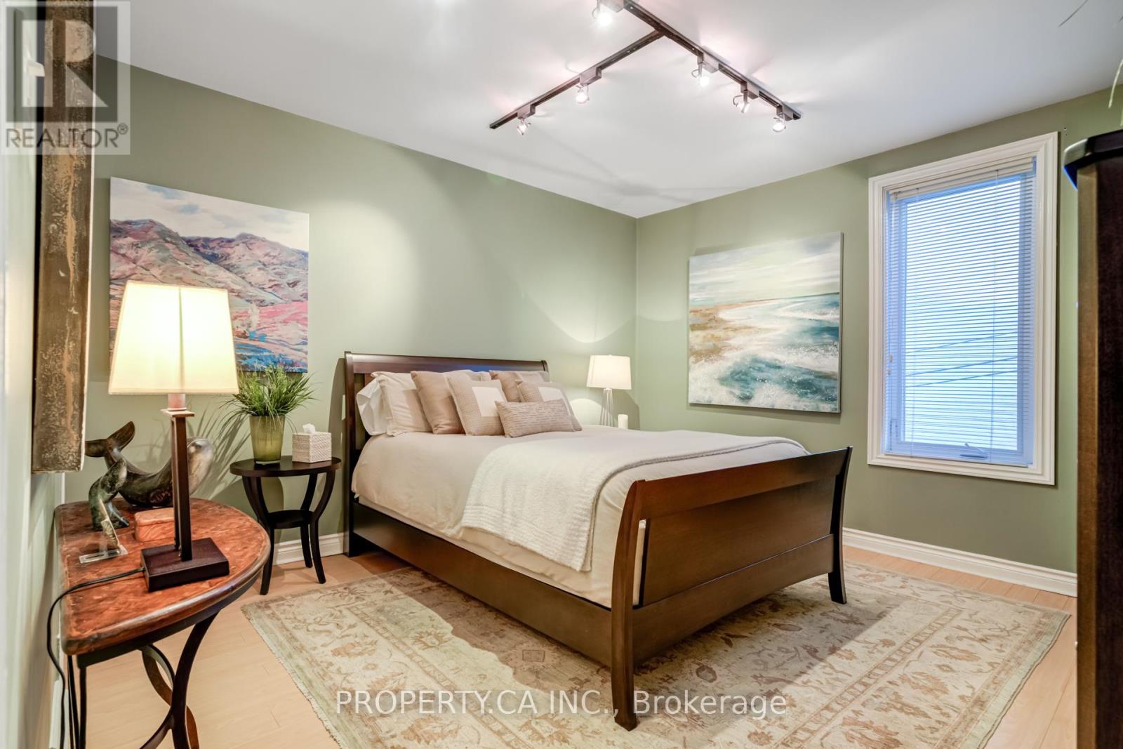 110 Berkeley Street, Toronto, Ontario  M5A 2W7 - Photo 19 - C12452459