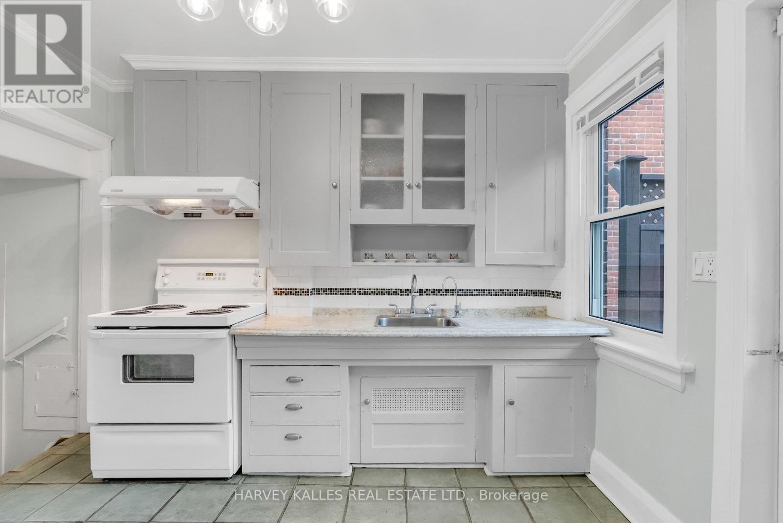 89 Lawrence Avenue W, Toronto, Ontario  M5M 1A7 - Photo 10 - C12452465