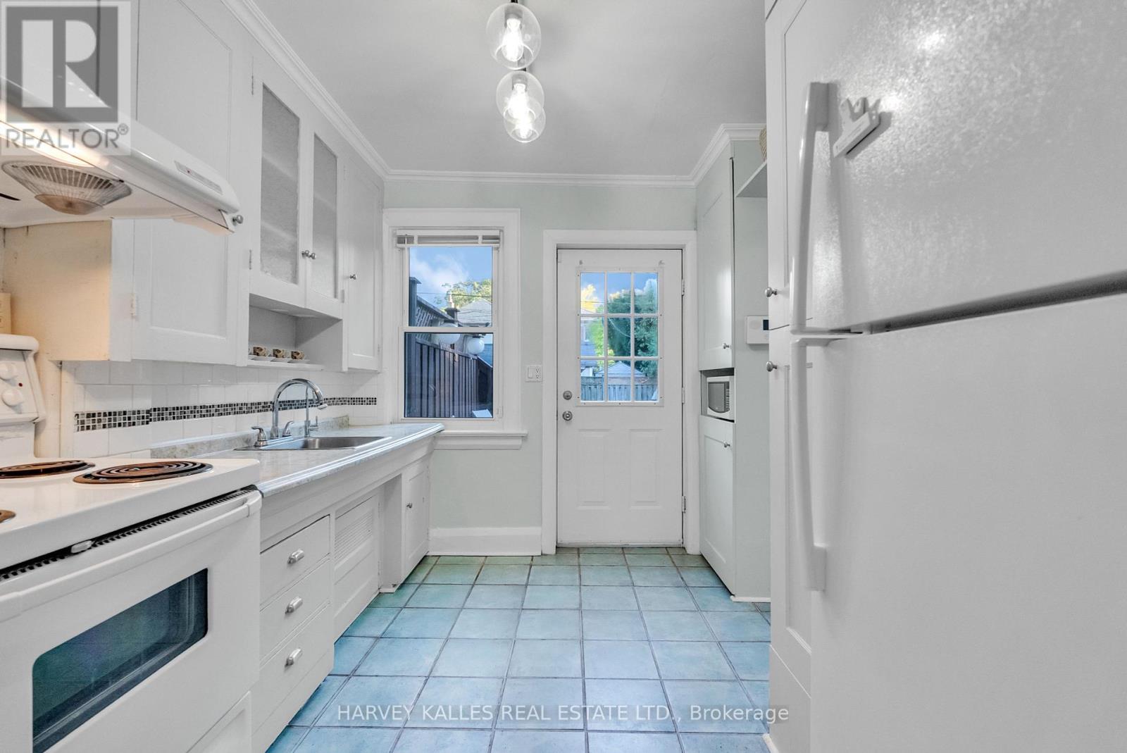 89 Lawrence Avenue W, Toronto, Ontario  M5M 1A7 - Photo 11 - C12452465