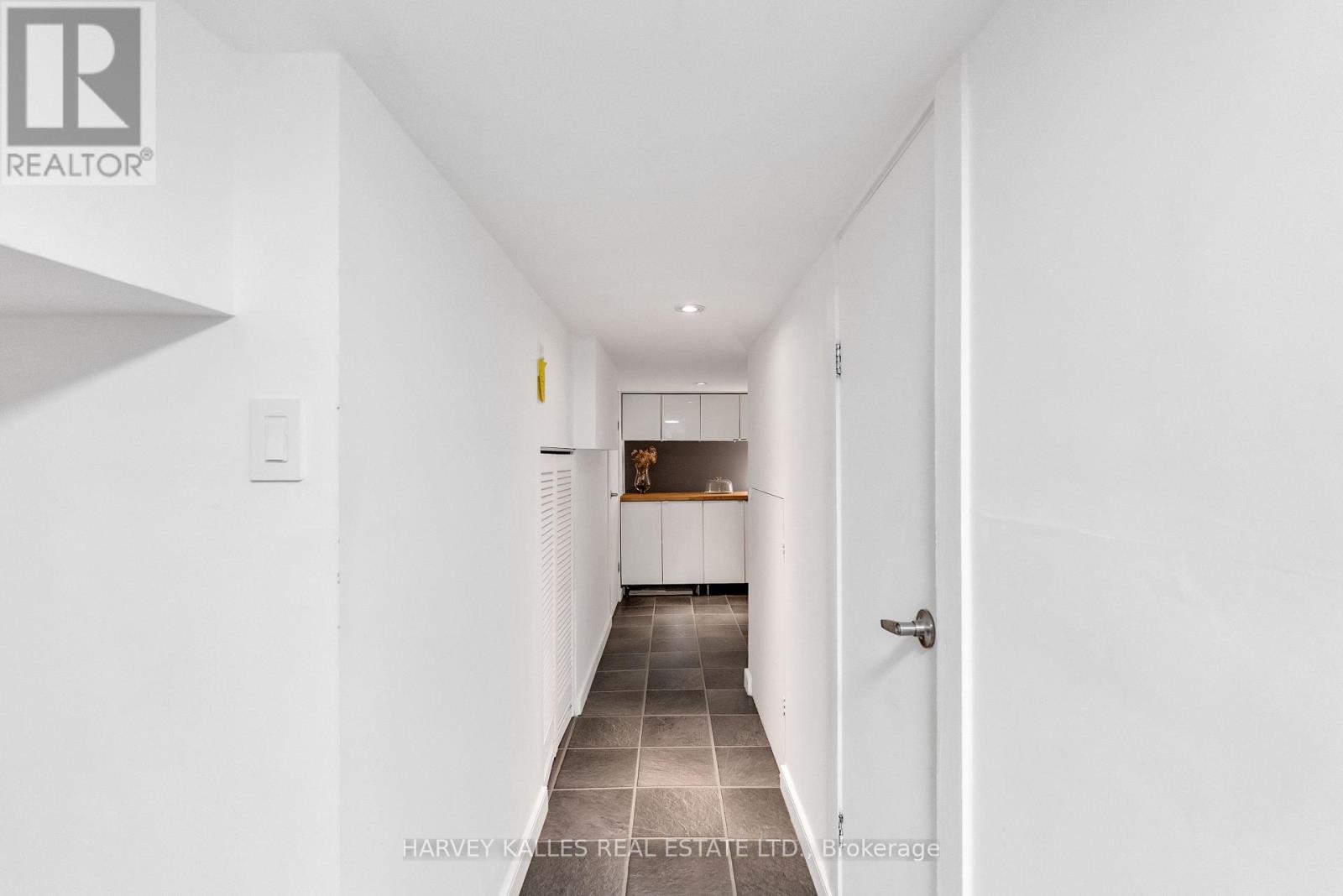 89 Lawrence Avenue W, Toronto, Ontario  M5M 1A7 - Photo 28 - C12452465