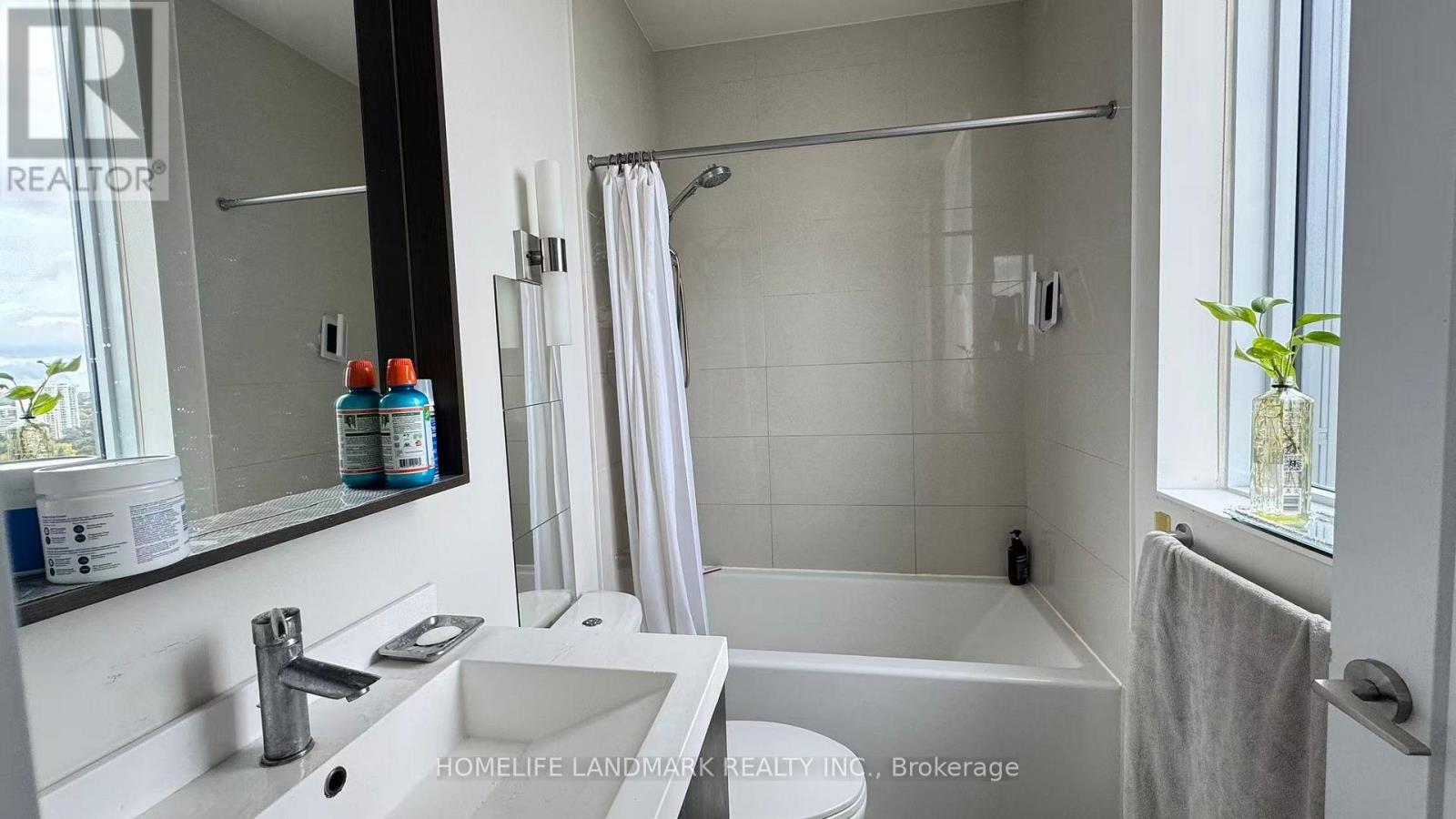 Ph11 - 18 Graydon Hall Drive, Toronto, Ontario  M3A 0A4 - Photo 3 - C12452482