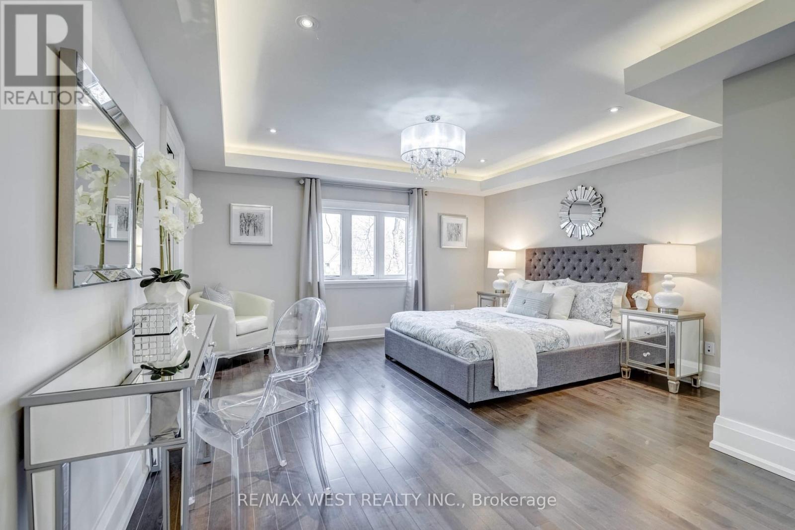 352b Lawrence Avenue W, Toronto, Ontario  M5M 1B7 - Photo 8 - C12452519