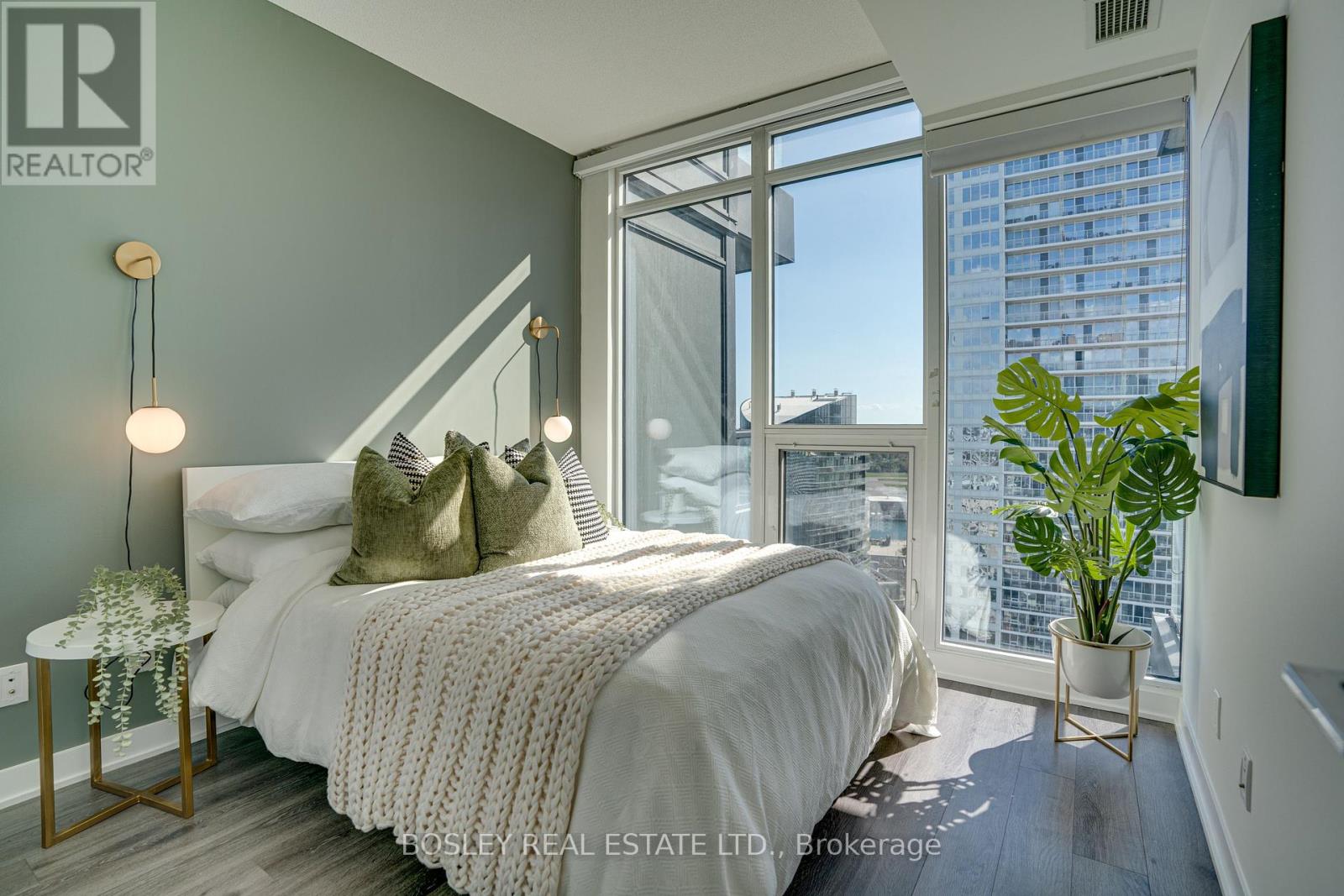 3315 - 70 Queens Wharf Road, Toronto, Ontario  M5V 0J2 - Photo 16 - C12452526