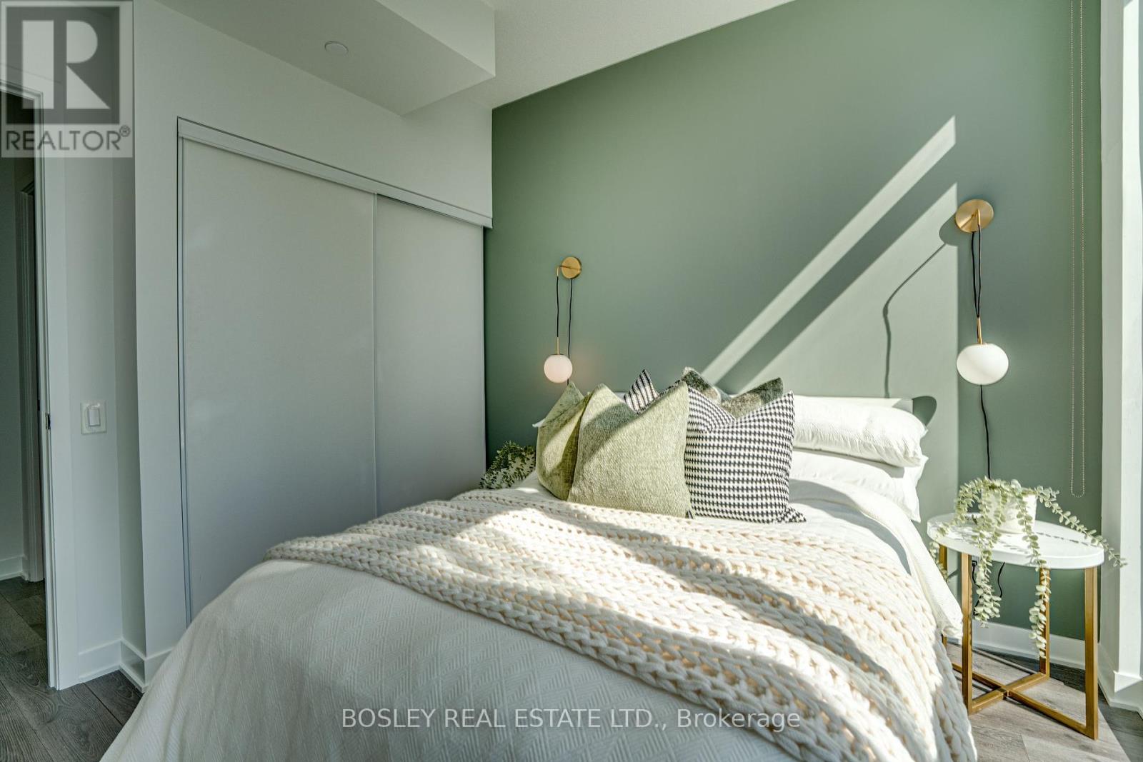 3315 - 70 Queens Wharf Road, Toronto, Ontario  M5V 0J2 - Photo 17 - C12452526