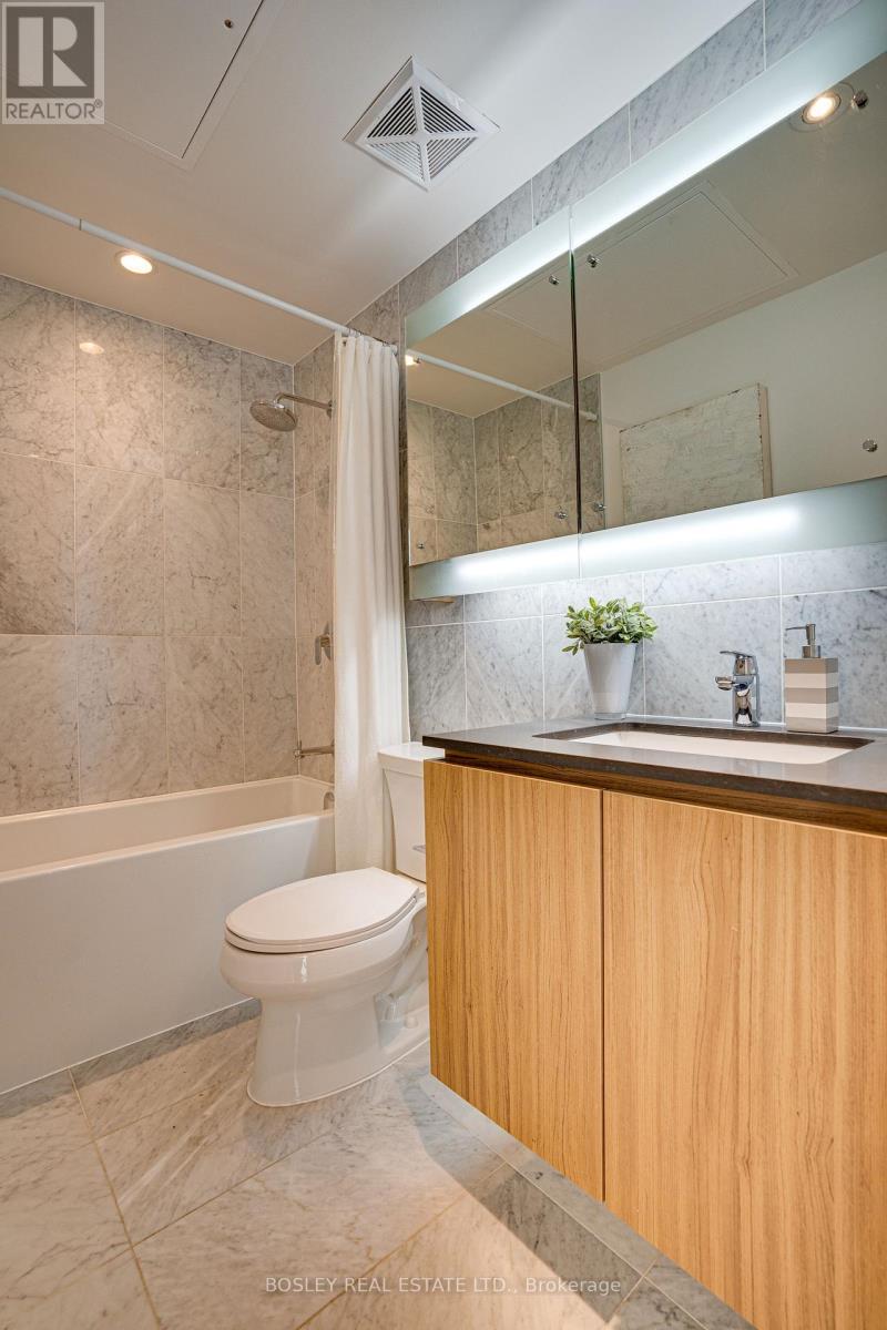 3315 - 70 Queens Wharf Road, Toronto, Ontario  M5V 0J2 - Photo 19 - C12452526