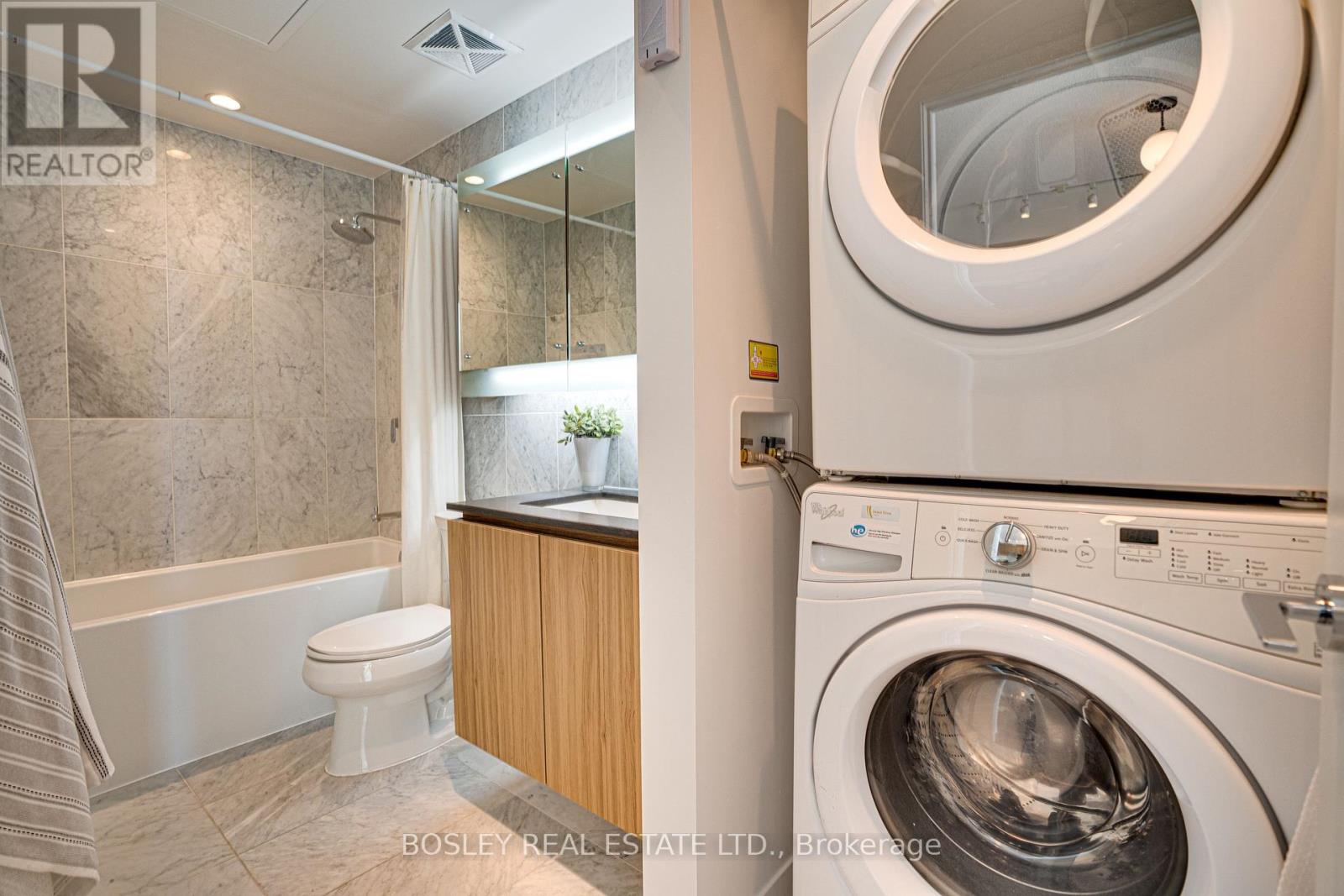 3315 - 70 Queens Wharf Road, Toronto, Ontario  M5V 0J2 - Photo 20 - C12452526