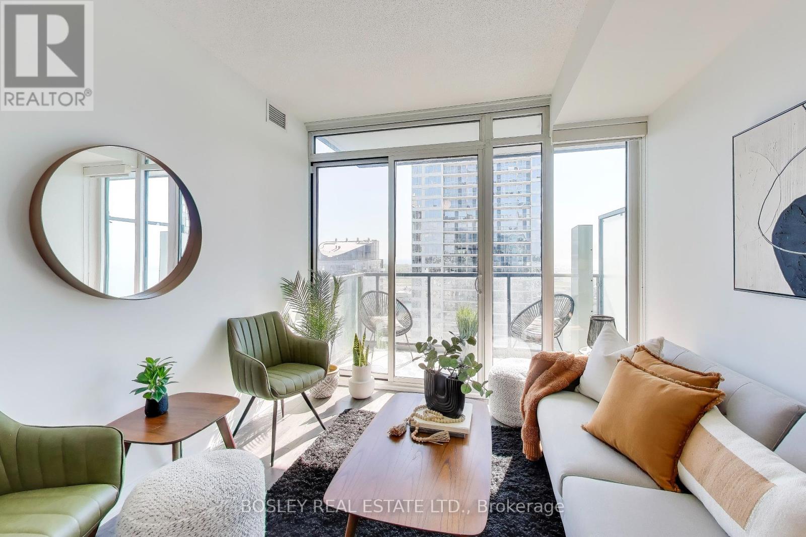 3315 - 70 Queens Wharf Road, Toronto, Ontario  M5V 0J2 - Photo 6 - C12452526