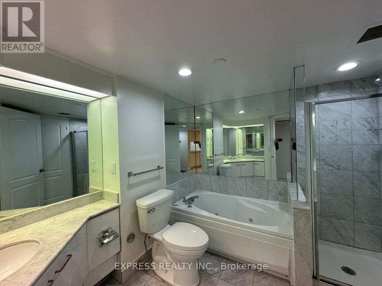1707 - 38 Elm Street, Toronto, Ontario  M5G 2K5 - Photo 10 - C12452530