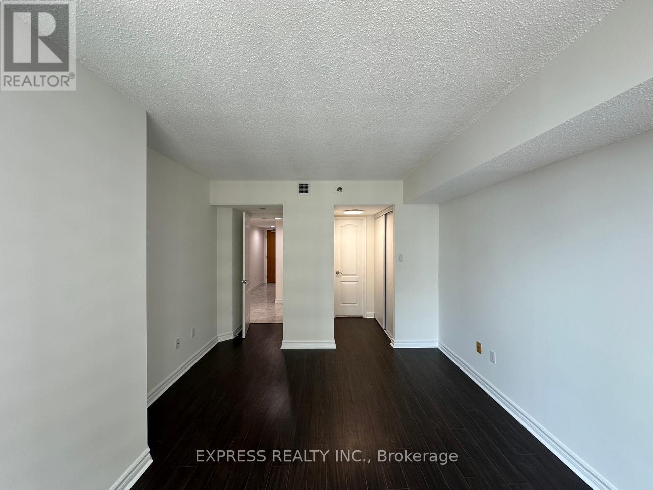 1707 - 38 Elm Street, Toronto, Ontario  M5G 2K5 - Photo 9 - C12452530