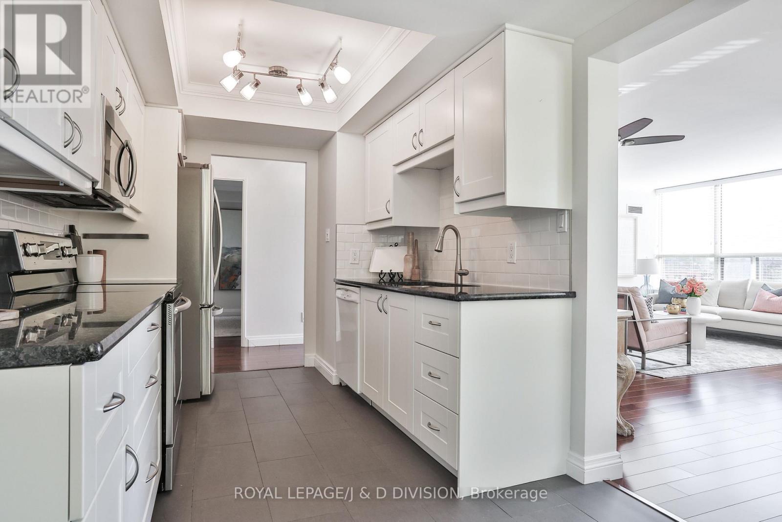 515 - 268 Ridley Boulevard, Toronto, Ontario  M5M 4N3 - Photo 19 - C12452548