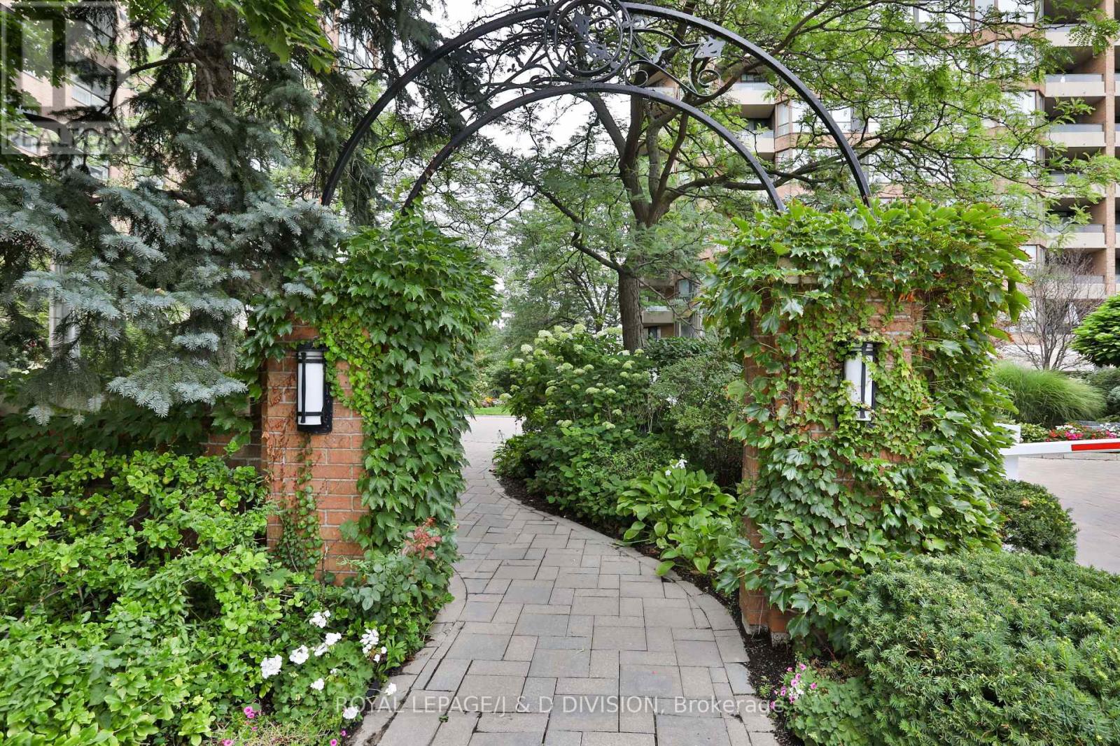 515 - 268 Ridley Boulevard, Toronto, Ontario  M5M 4N3 - Photo 45 - C12452548