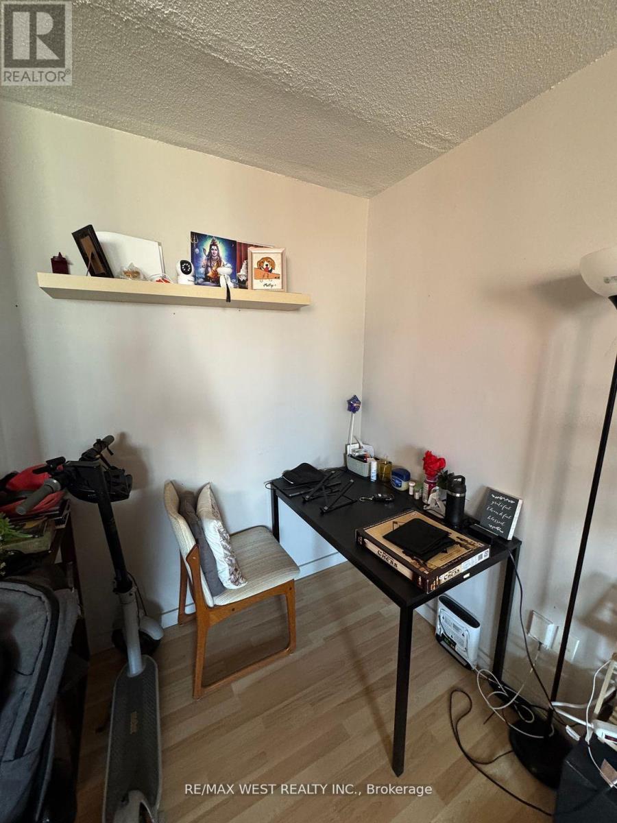 1607 - 40 Homewood Avenue, Toronto, Ontario  M4Y 2K2 - Photo 3 - C12452572